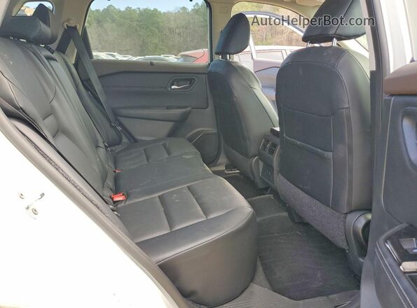 5N1BT3BB0PC784815 2023 NISSAN ROGUE Белый Вид задней части салона