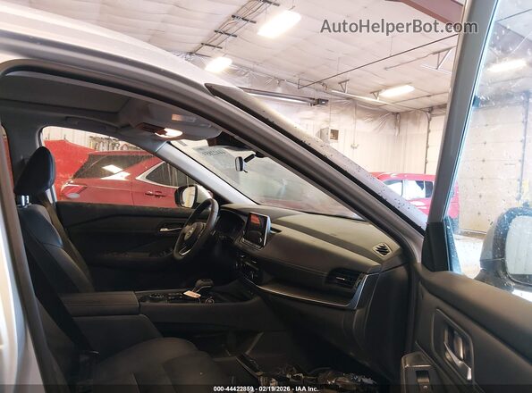 5N1BT3BB5RC753370 2024 NISSAN ROGUE Silver Front interior view