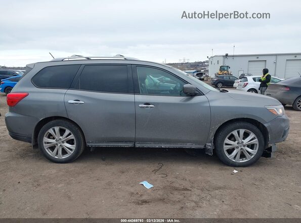 5N1DR2MM3JC658312 2018 NISSAN PATHFINDER Gray Widok wnętrza z tyłu