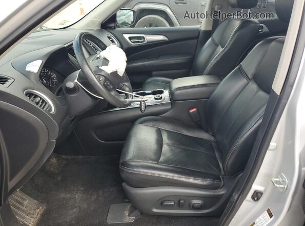 5N1DR2MM5JC665052 2018 NISSAN PATHFINDER Серебряный Вид салона спереди