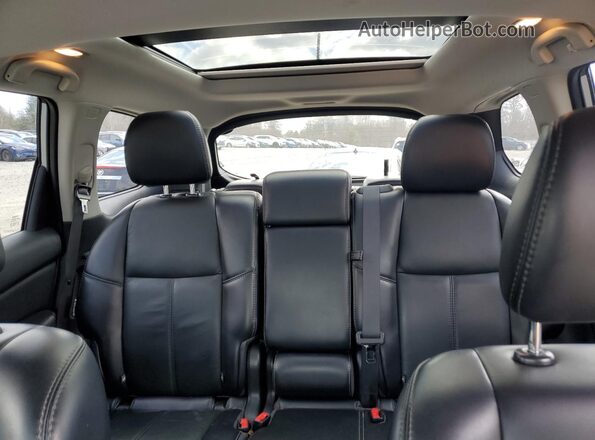5N1DR2MM5JC665052 2018 NISSAN PATHFINDER Серебряный Вид задних сидений