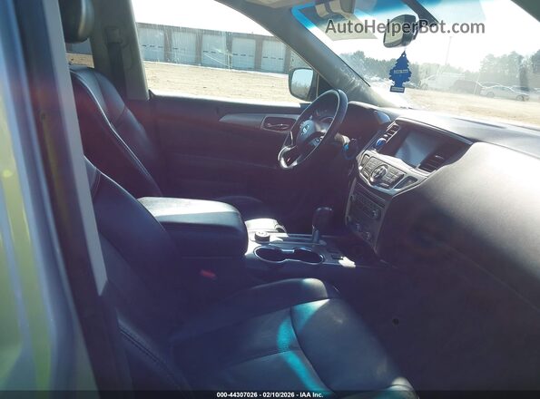 5N1DR2MM6KC613432 2019 NISSAN PATHFINDER Silver Front interior view