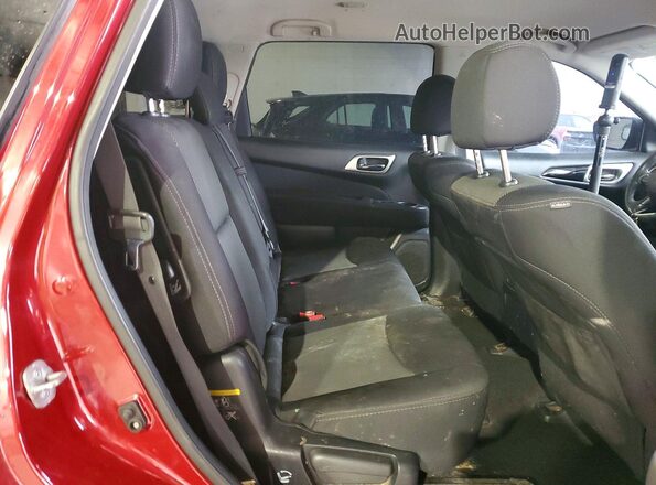 5N1DR2MM7HC625260 2017 NISSAN PATHFINDER Red Widok wnętrza z tyłu