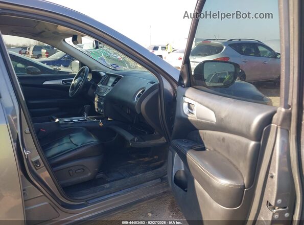 5N1DR2MN2HC658594 2017 NISSAN PATHFINDER Gray Widok wnętrza z przodu