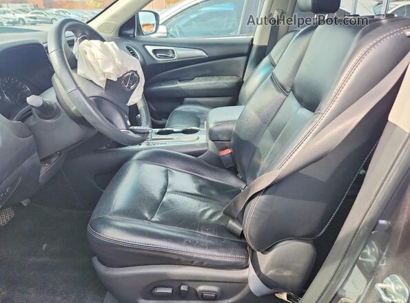 5N1DR2MN6HC908080 2017 NISSAN PATHFINDER Серый Вид салона спереди