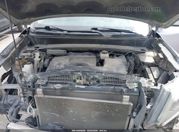 5N1DR2MN6JC629072 2018 NISSAN PATHFINDER Silver Rear view