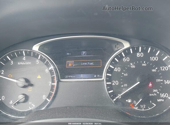 5N1DR2MN6JC629072 2018 NISSAN PATHFINDER Silver Rear seats view