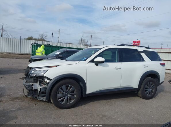5N1DR3BC6PC243994 2023 NISSAN PATHFINDER White 360 interior view