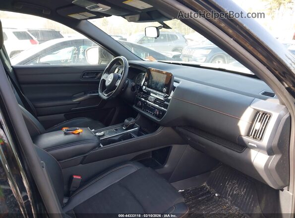 5N1DR3BD7PC217106 2023 NISSAN PATHFINDER Black Front interior view
