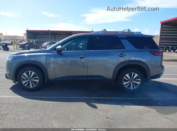 5N1DR3CA3PC200582 2023 NISSAN PATHFINDER Gray Widok wnętrza 360 stopni