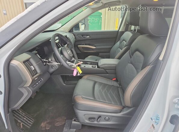 5N1DR3DJ8SC248165 2025 NISSAN PATHFINDER White 