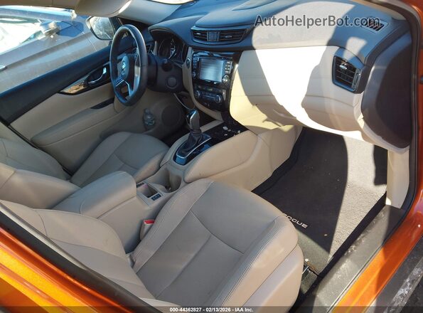 5N1ET2MVXHC768895 2017 NISSAN ROGUE HYBRID Orange Front interior view