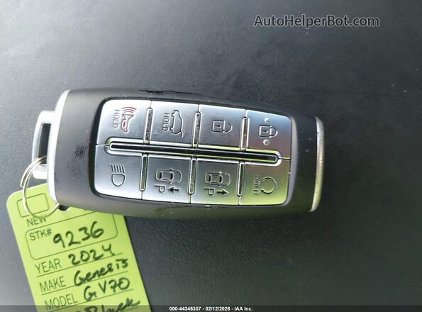 5NMMCDTC7RH016389 2024 GENESIS GV70 Black Widok deski rozdzielczej