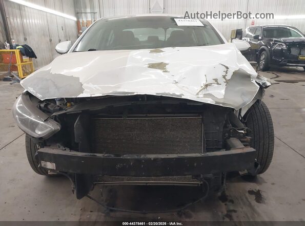 5NPD74LF1HH175196 2017 HYUNDAI ELANTRA White უკანა სალონის ხედი