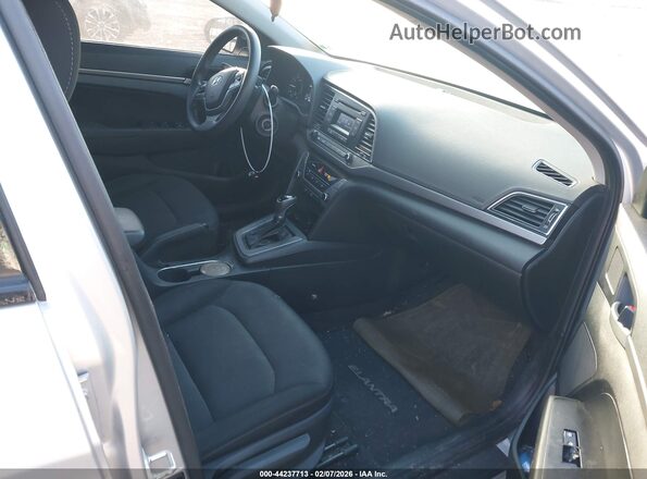 5NPD74LF5JH287067 2018 HYUNDAI ELANTRA Silver Front interior view