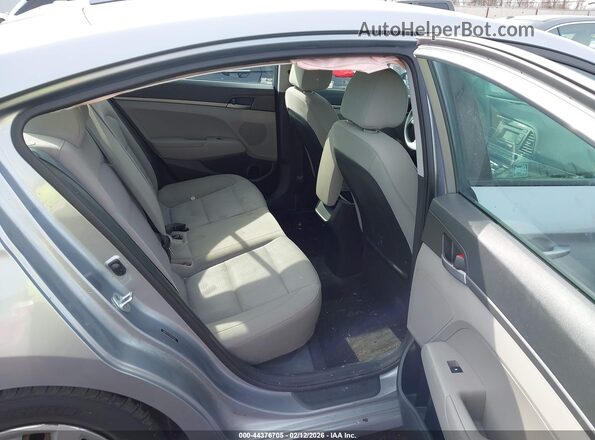 5NPD74LFXHH104353 2017 HYUNDAI ELANTRA Silver VIN კოდის სტიკერის ხედი