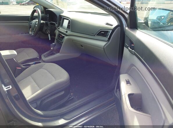 5NPD84LF1JH307246 2018 HYUNDAI ELANTRA Gray Front interior view