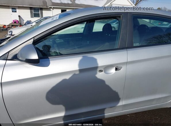 5NPD84LF2KH440941 2019 HYUNDAI ELANTRA Silver Դիմացի տեսք