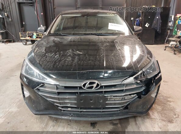 5NPD84LF3LH585794 2020 HYUNDAI ELANTRA Черный Вид спереди