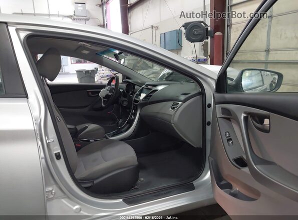 5NPDH4AE4GH782974 2016 HYUNDAI ELANTRA Silver Widok wnętrza z przodu