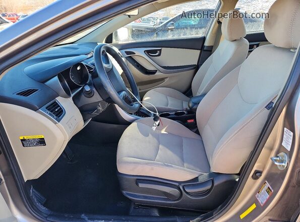 5NPDH4AE7GH714393 2016 HYUNDAI ELANTRA Золотой Вид салона спереди