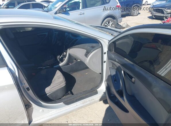 5NPDH4AE8GH767426 2016 HYUNDAI ELANTRA Silver Vista interior delantera