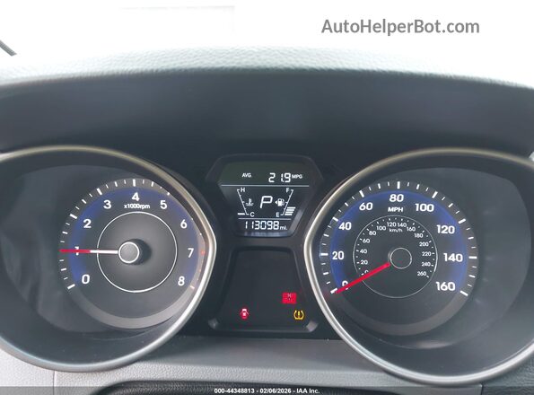 5NPDH4AEXGH743340 2016 HYUNDAI ELANTRA Red Вид задніх сидінь