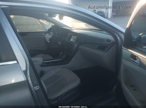 5NPE24AF1GH324906 2016 HYUNDAI SONATA Gray Front interior view