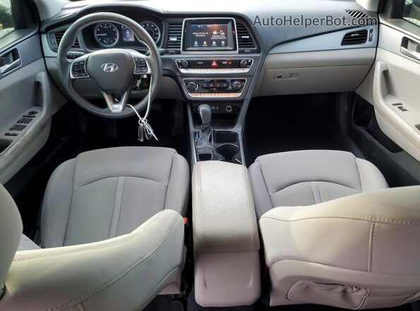 5NPE24AF2JH644792 2018 HYUNDAI SONATA Gray Widok deski rozdzielczej