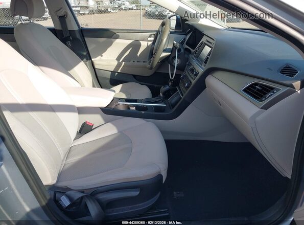 5NPE24AF3GH350262 2016 HYUNDAI SONATA Silver Widok wnętrza z przodu