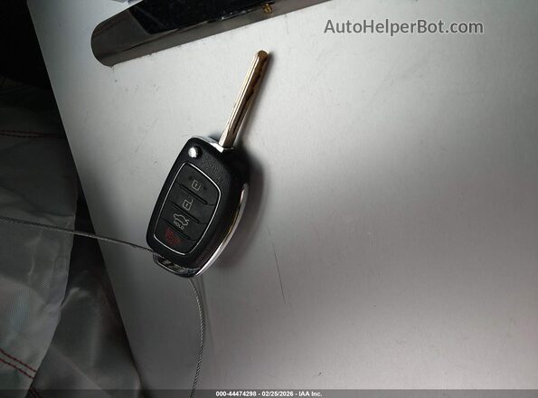 5NPE24AF3HH572737 2017 HYUNDAI SONATA Silver წინა პანელის ხედი