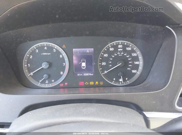 5NPE24AF7HH498190 2017 HYUNDAI SONATA White Vista de los asientos traseros