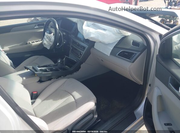 5NPE24AF8GH295520 2016 HYUNDAI SONATA Silver Vista interior delantera
