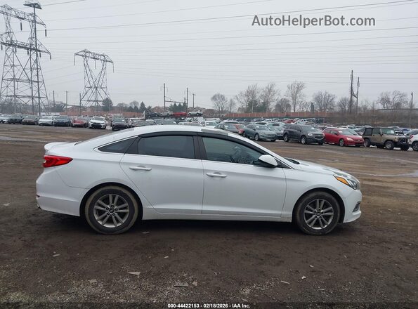 5NPE24AFXGH309367 2016 HYUNDAI SONATA White უკანა სალონის ხედი