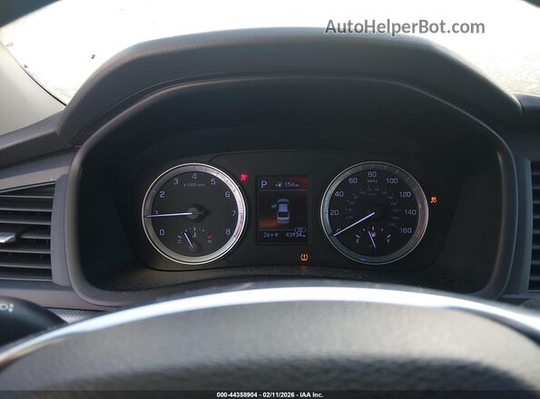 5NPE24AFXJH684389 2018 HYUNDAI SONATA White Вид задніх сидінь