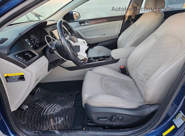 5NPE34AF0HH576547 2017 HYUNDAI SONATA Blue Widok wnętrza z przodu