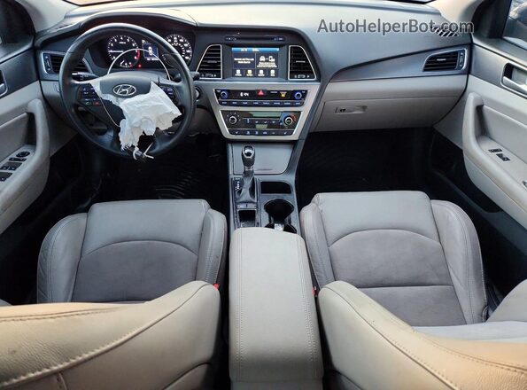 5NPE34AF0HH576547 2017 HYUNDAI SONATA Blue Widok deski rozdzielczej