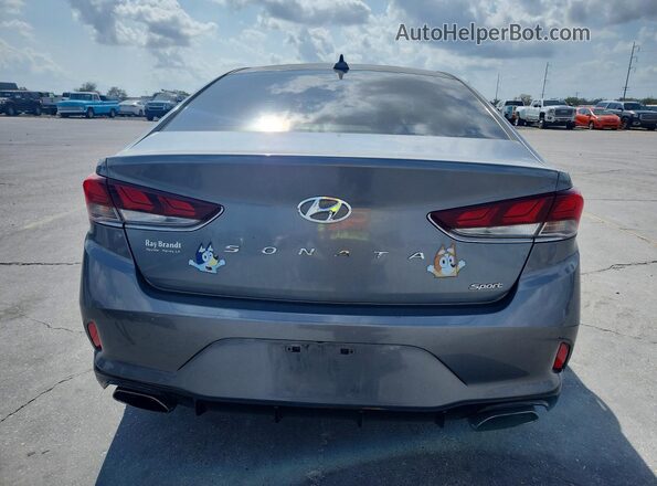 5NPE34AF0JH680557 2018 HYUNDAI SONATA Серый Вид сзади