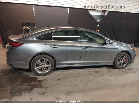 5NPE34AF3JH718329 2018 HYUNDAI SONATA Gray Rear interior view