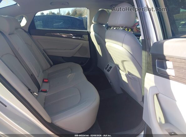 5NPE34AFXJH704668 2018 HYUNDAI SONATA Silver VIN კოდის სტიკერის ხედი