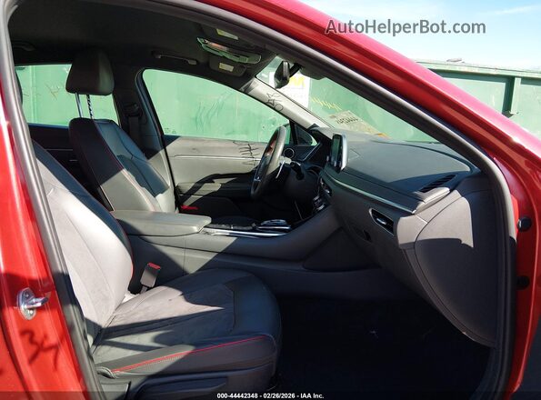 5NPEJ4J28MH107459 2021 HYUNDAI SONATA Red Front interior view