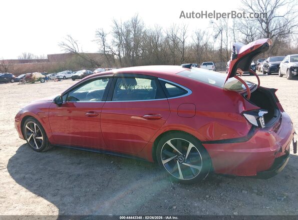5NPEJ4J28MH107459 2021 HYUNDAI SONATA Red 360 interior view