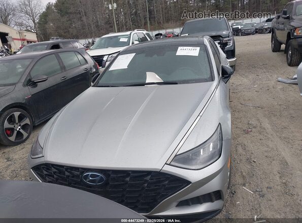5NPEJ4J2XMH098294 2021 HYUNDAI SONATA Silver Rear interior view
