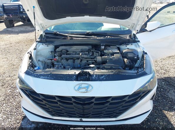 5NPLL4AG9NH084420 2022 HYUNDAI ELANTRA White უკანა ხედი