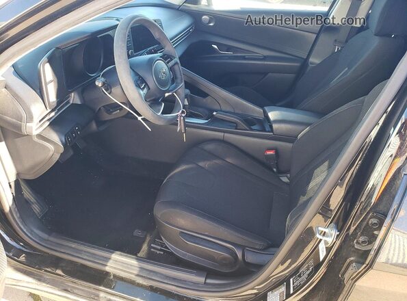 5NPLL4AGXNH072437 2022 HYUNDAI ELANTRA Black Front interior view