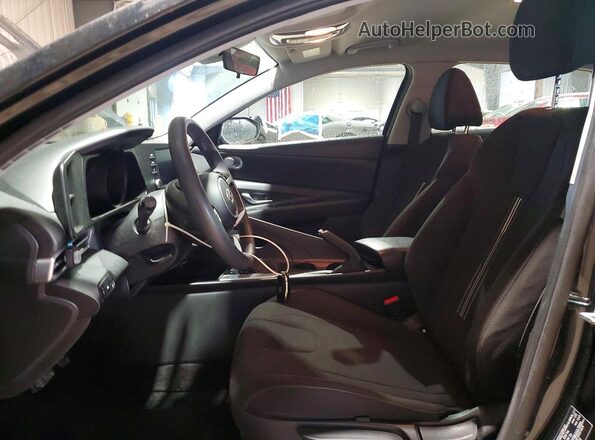5NPLM4AG1NH063848 2022 HYUNDAI ELANTRA Black Вид салону спереду