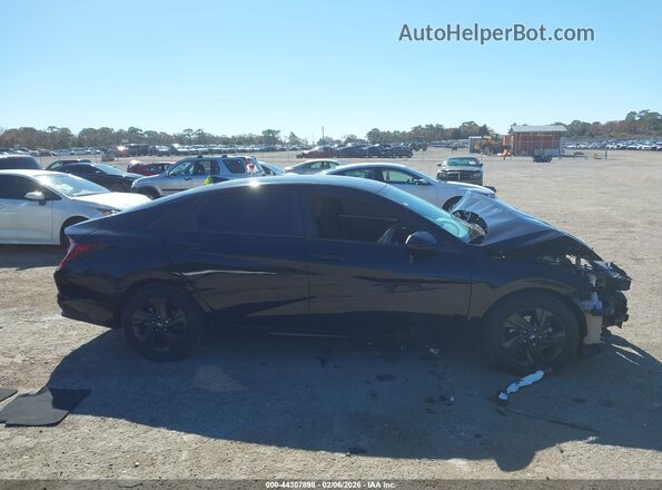 5NPLM4AG4NH059633 2022 HYUNDAI ELANTRA Black Вид задньої частини салону