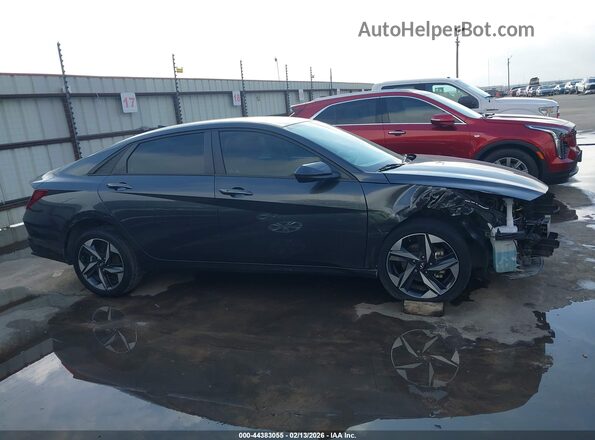 5NPLS4AG6PH107593 2023 HYUNDAI ELANTRA Gray Rear interior view
