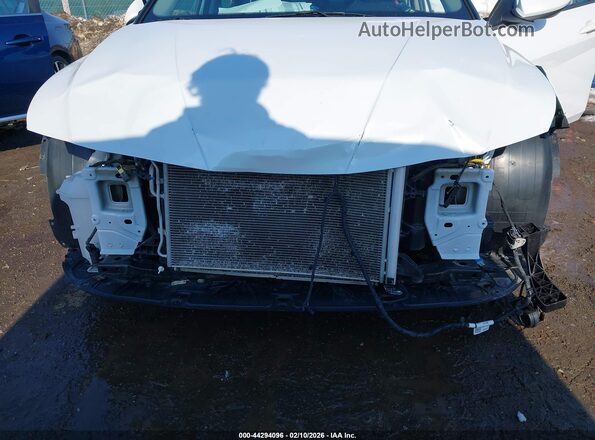 5NPLS4AG7NH062211 2022 HYUNDAI ELANTRA White Widok z przodu