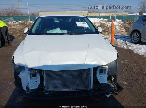 5NPLS4AG7NH062211 2022 HYUNDAI ELANTRA White Widok wnętrza z tyłu